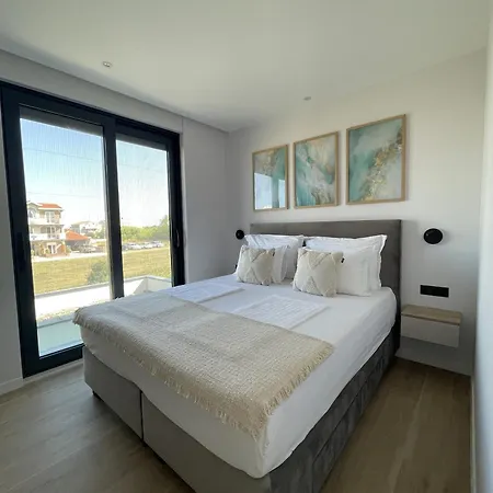 Beautiful Laganini With Heated Pool Willa Nin