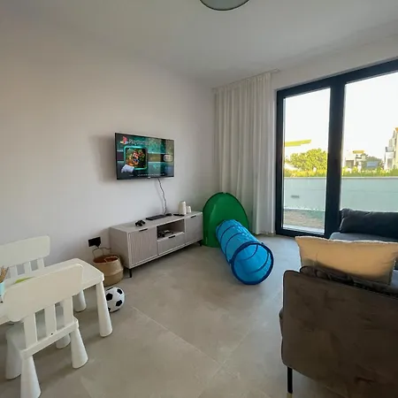Beautiful Laganini With Heated Pool Villa *