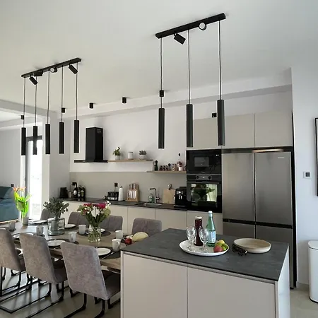 Beautiful Laganini With Heated Pool * Nin