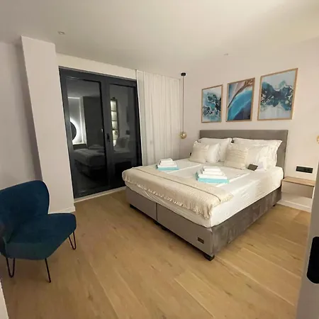 Beautiful Laganini With Heated Pool * Nin
