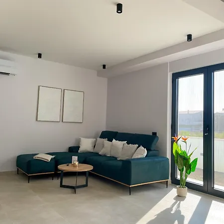 Willa Beautiful Laganini With Heated Pool *