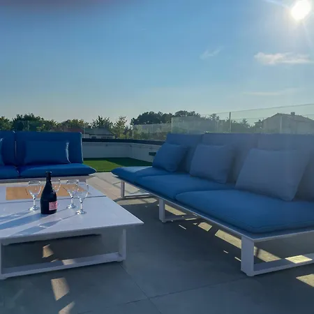 Villa Beautiful Laganini With Heated Pool *